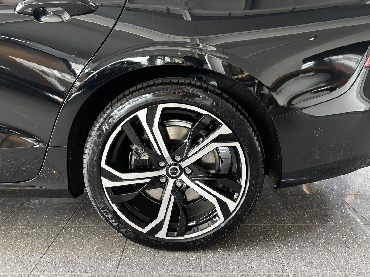 Volvo S60 B5 AWD Ultimate Dark LED ACC Pano 360 H&K