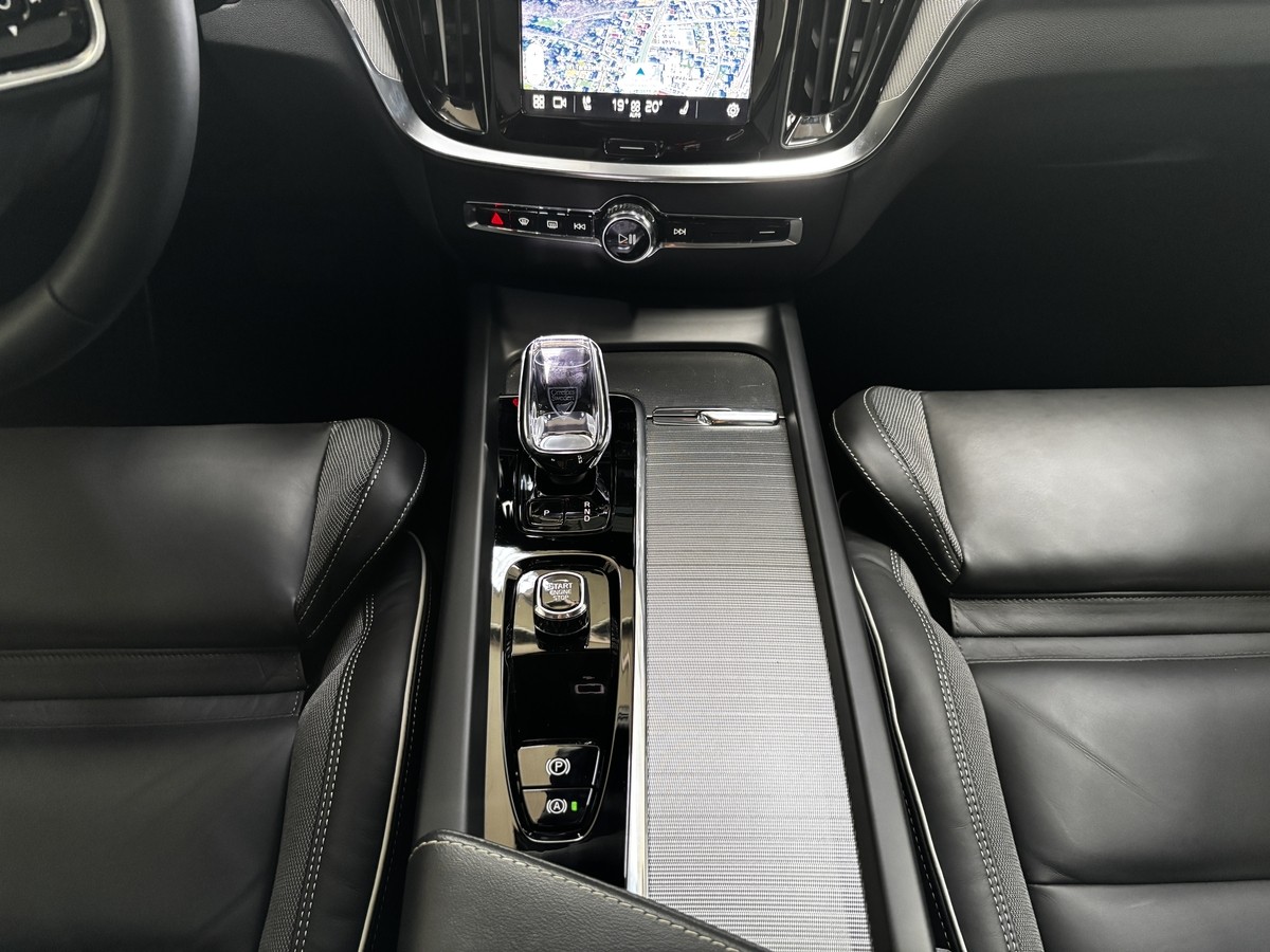 Volvo S60 B5 AWD Ultimate Dark LED ACC Pano 360 H&K