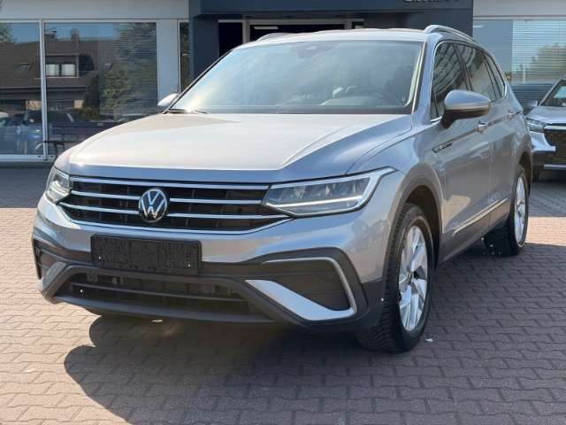 Volkswagen Tiguan Allspace Life Navi 7 Sitze AHK LED ACC El. Heckklappe Winte