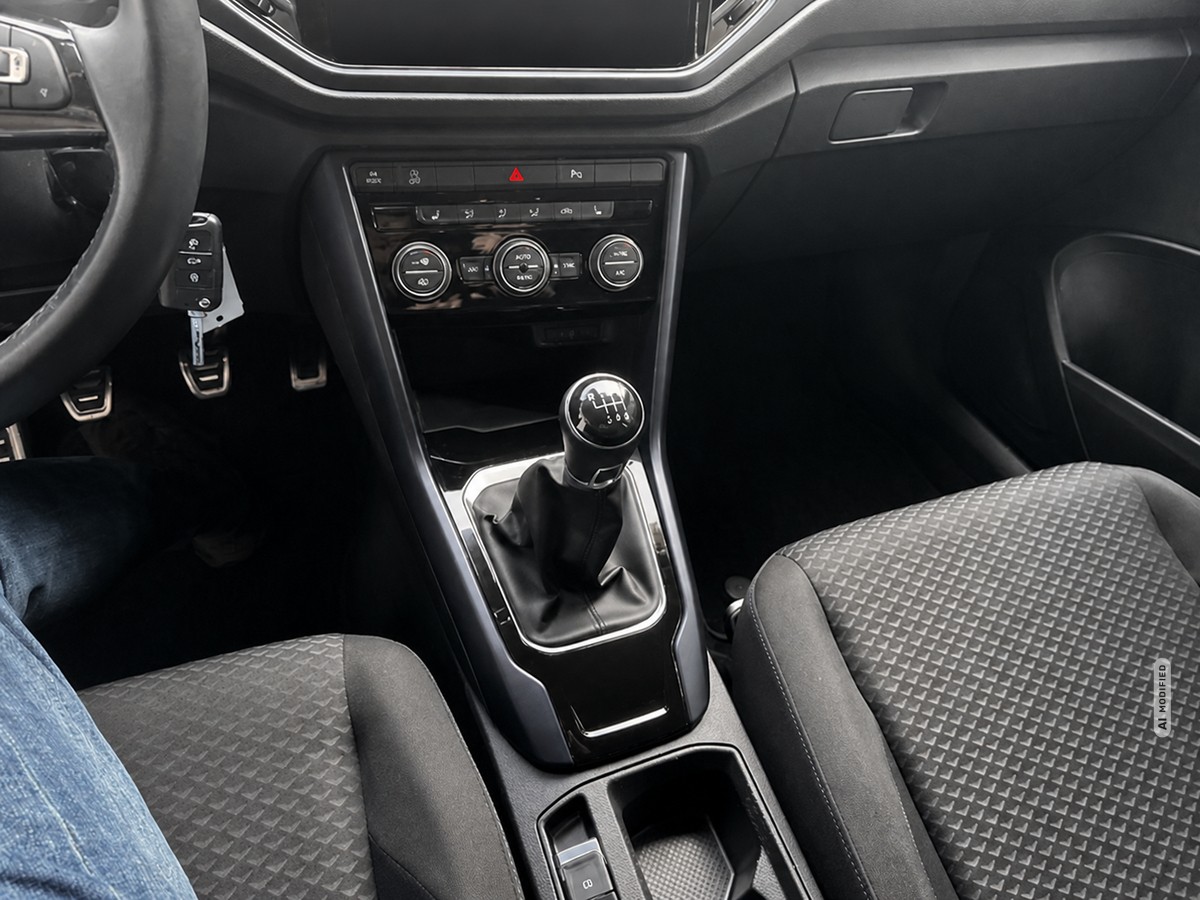 Volkswagen T-Roc 1.0 TSI United NAVI*ALU*SUNSET*PDC*SHZ*APP-CONNECT*WIN