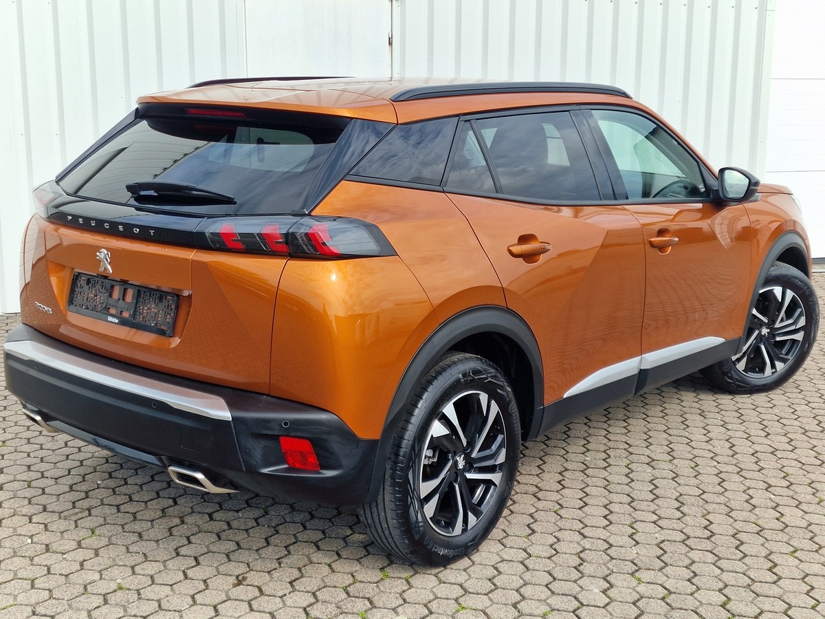 Peugeot 2008 PureTech 130 Allure*AHK*Navi*LED*DAB