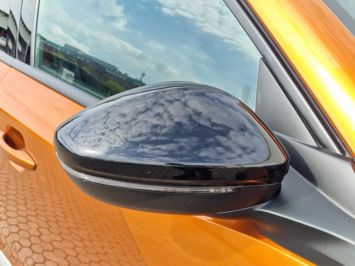 Peugeot 2008 PureTech 130 Allure*AHK*Navi*LED*DAB
