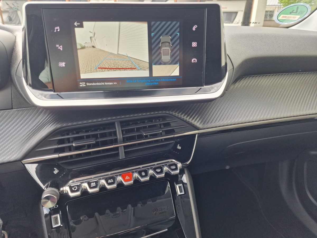 Peugeot 2008 PureTech 130 Allure*AHK*Navi*LED*DAB