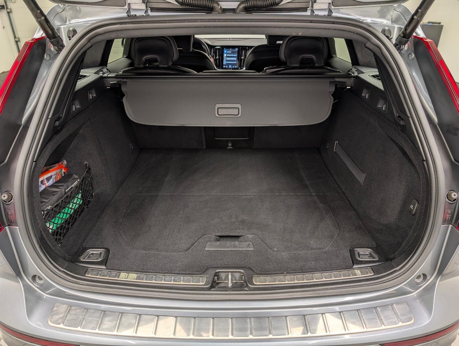 Volvo V60 Cross Country Pro AWD LED/Navi/H.-K./AHK/elH