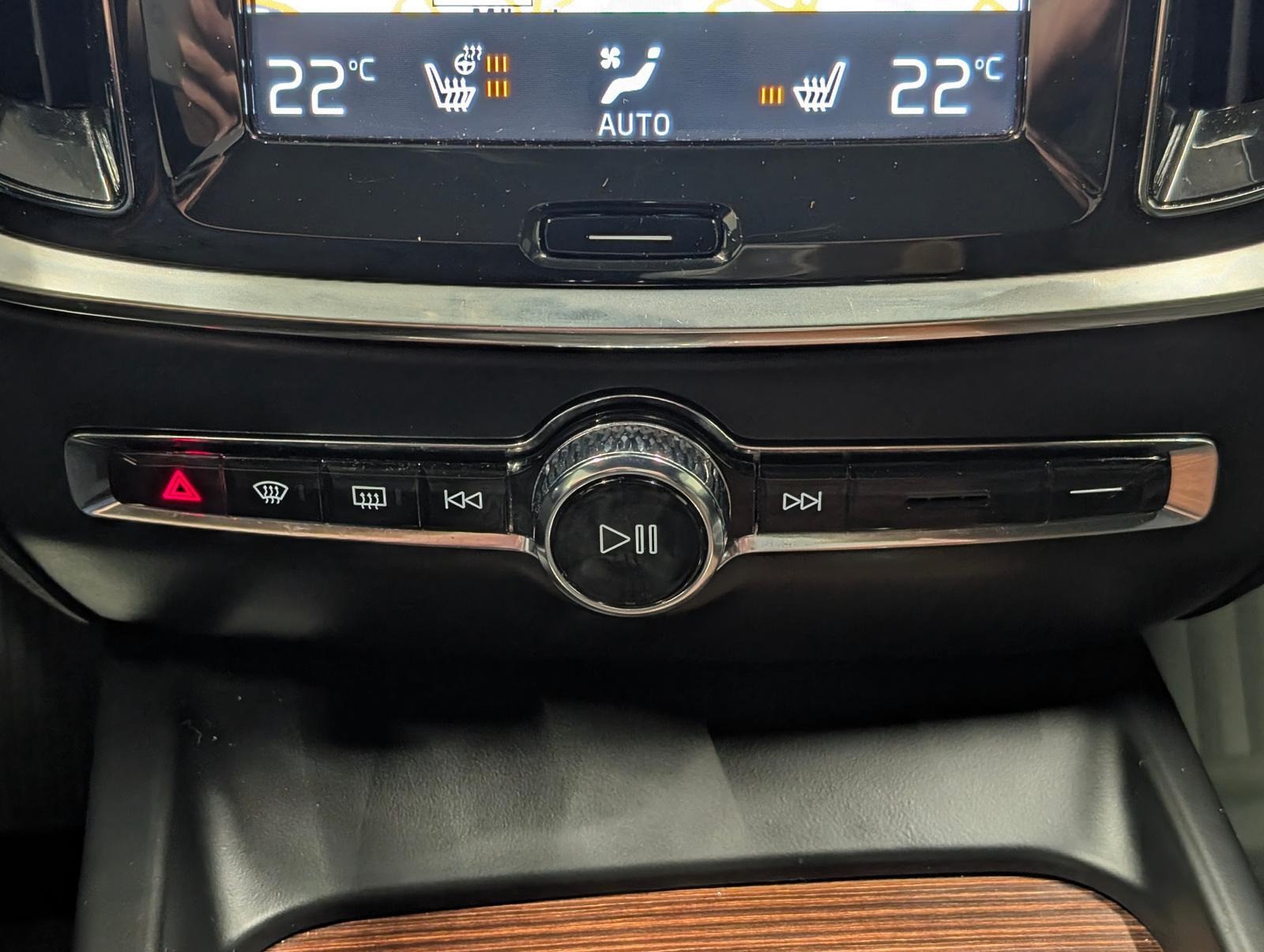 Volvo V60 Cross Country Pro AWD LED/Navi/H.-K./AHK/elH