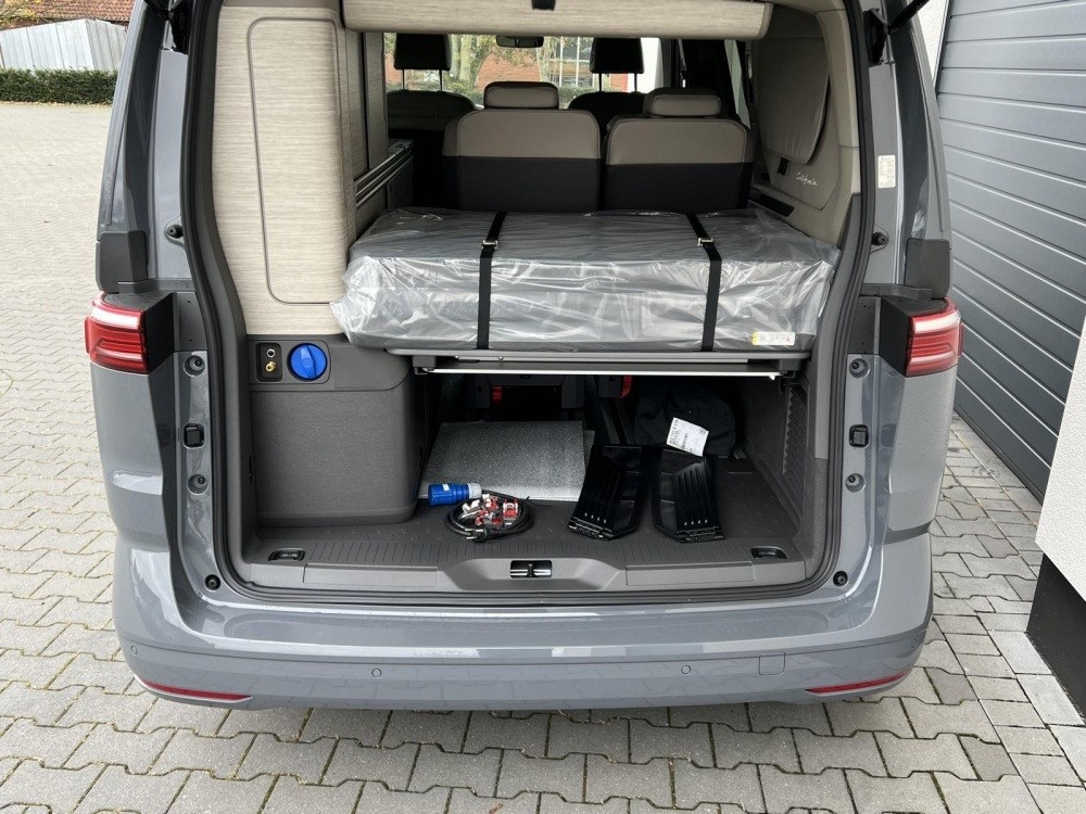 Volkswagen T7 California Coast 1,5 TSI eHybrid 4Motion DSG 180kW