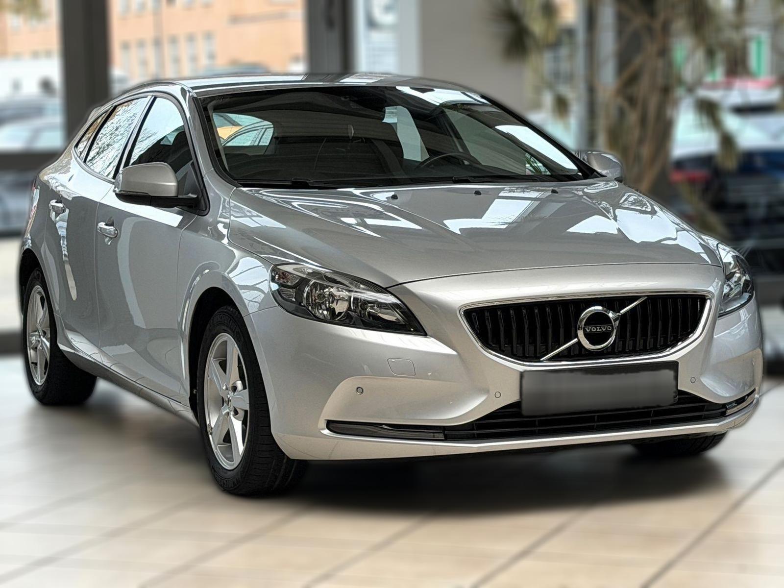 Volvo V40 D3 Kinetic*SHZ*AHK*NAVi*TPM*MFL*LMF*