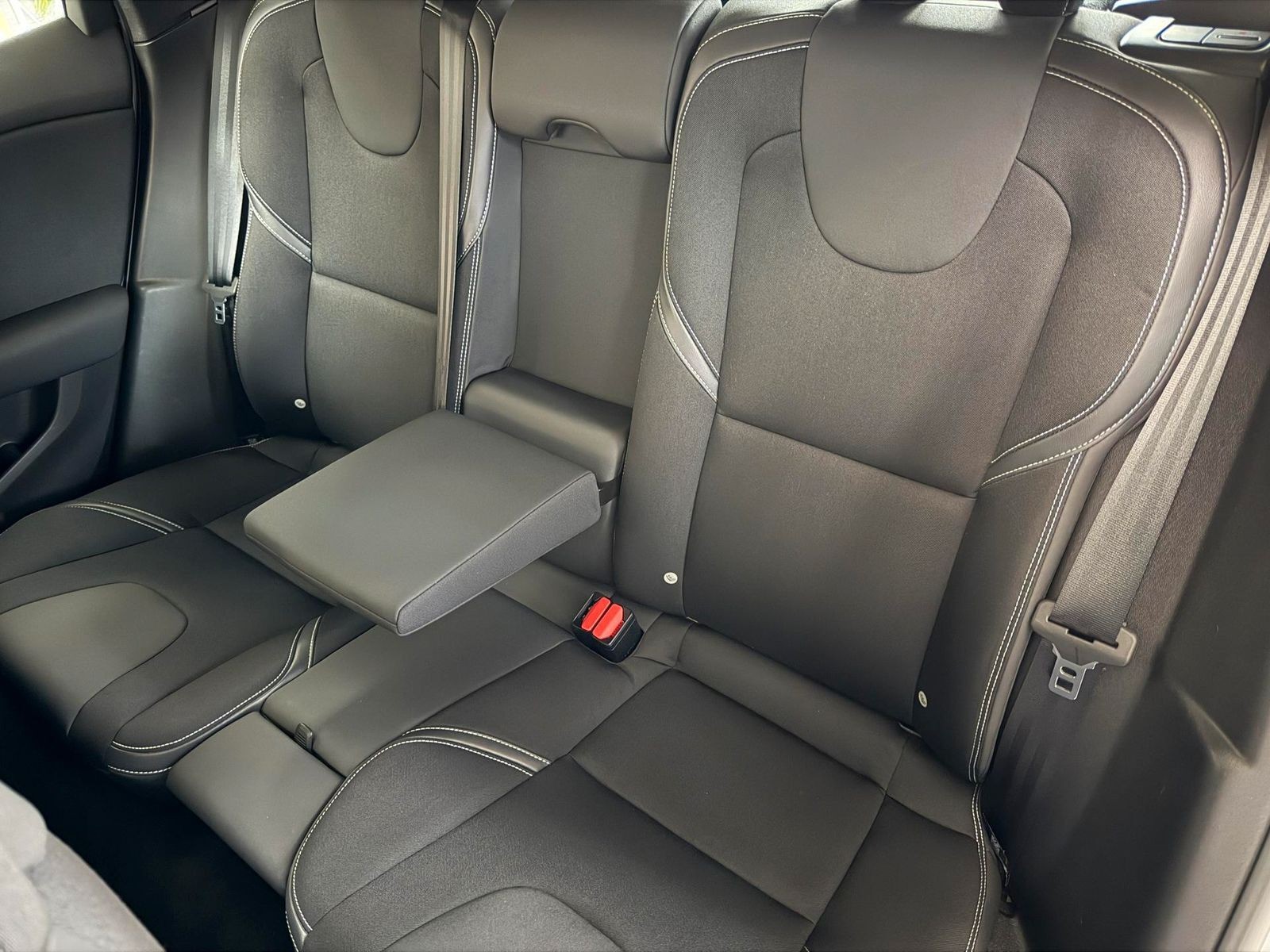 Volvo V40 D3 Kinetic*SHZ*AHK*NAVi*TPM*MFL*LMF*