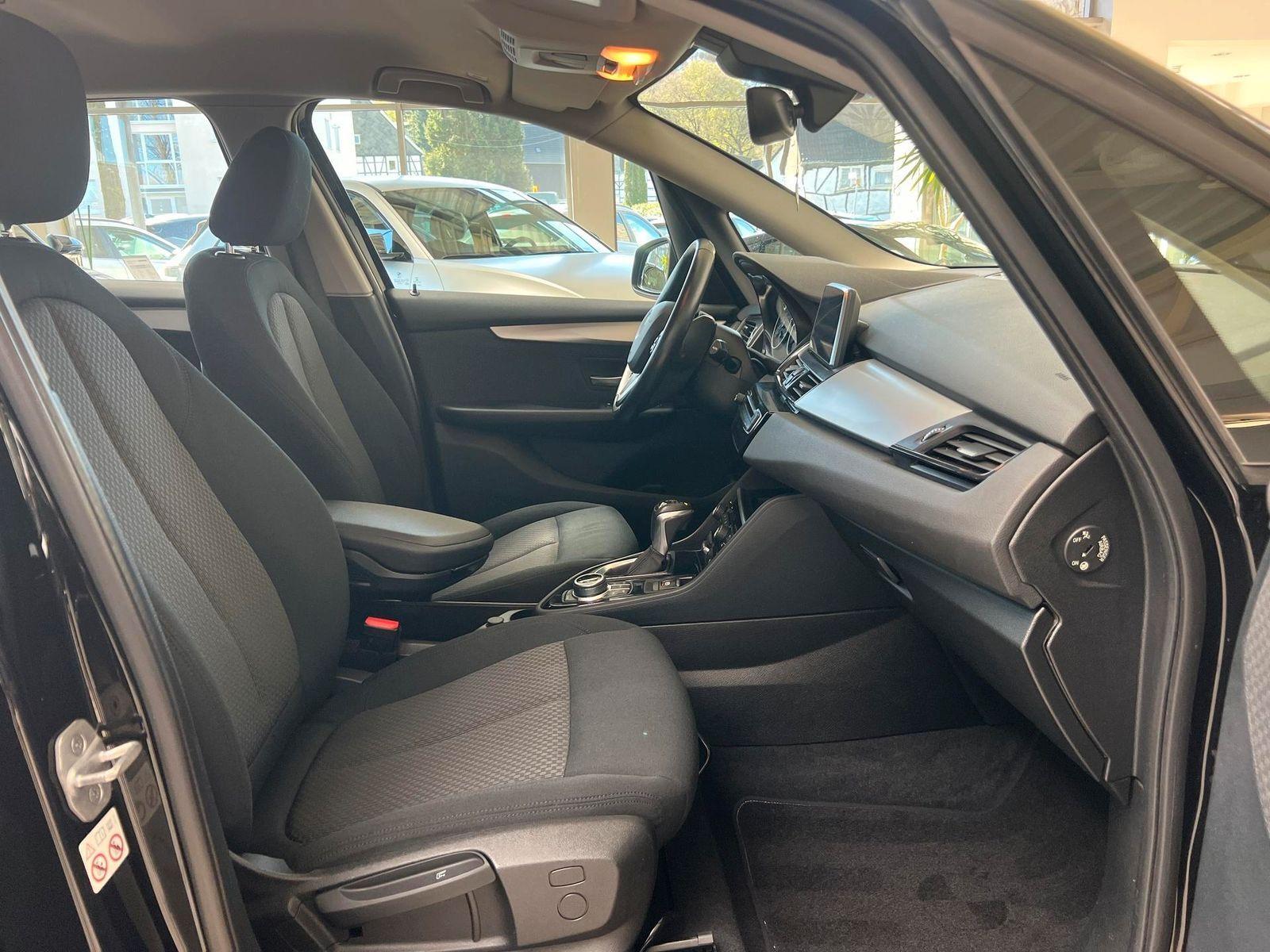 BMW 225 Active Tourer 225xe Advantage|LED|EINPARKHILFE|ALLWETTER|NAVI