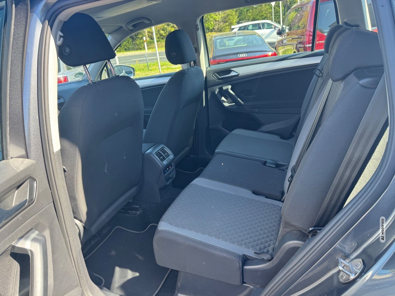 Volkswagen Tiguan Allspace TiguanAllspace Comf MFL Temp Navi AHK 7Sitz SHZ