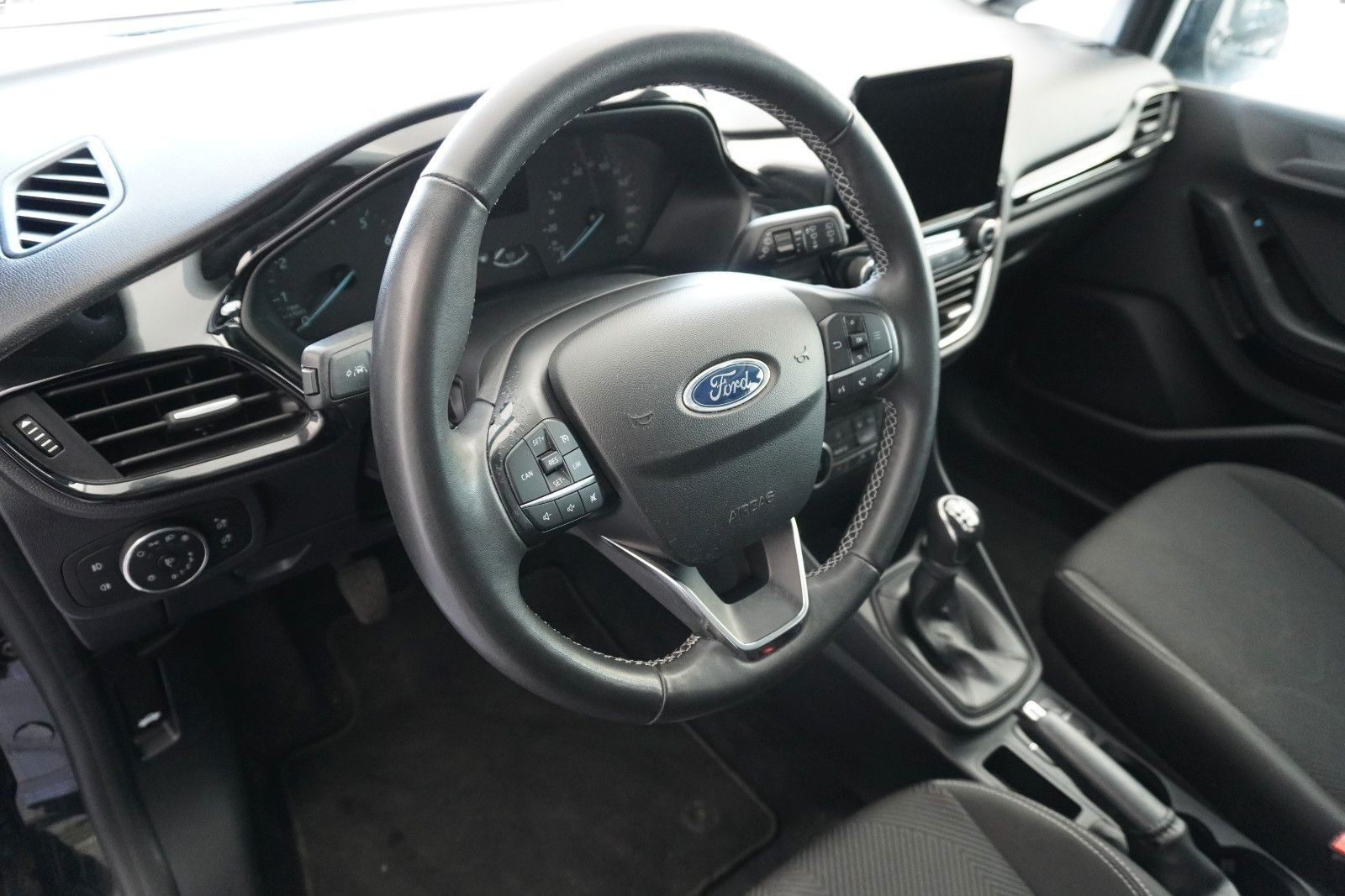 Ford Fiesta Cool & Connect*LED*Winterpaket*RFK