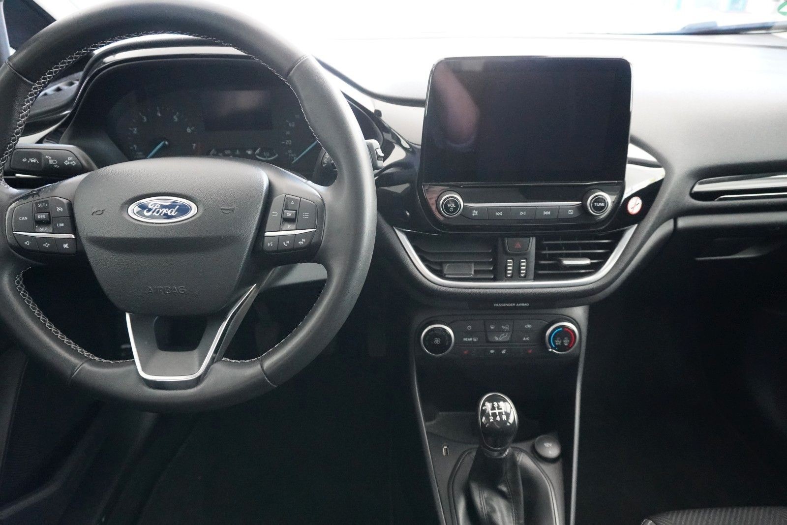 Ford Fiesta Cool & Connect*LED*Winterpaket*RFK