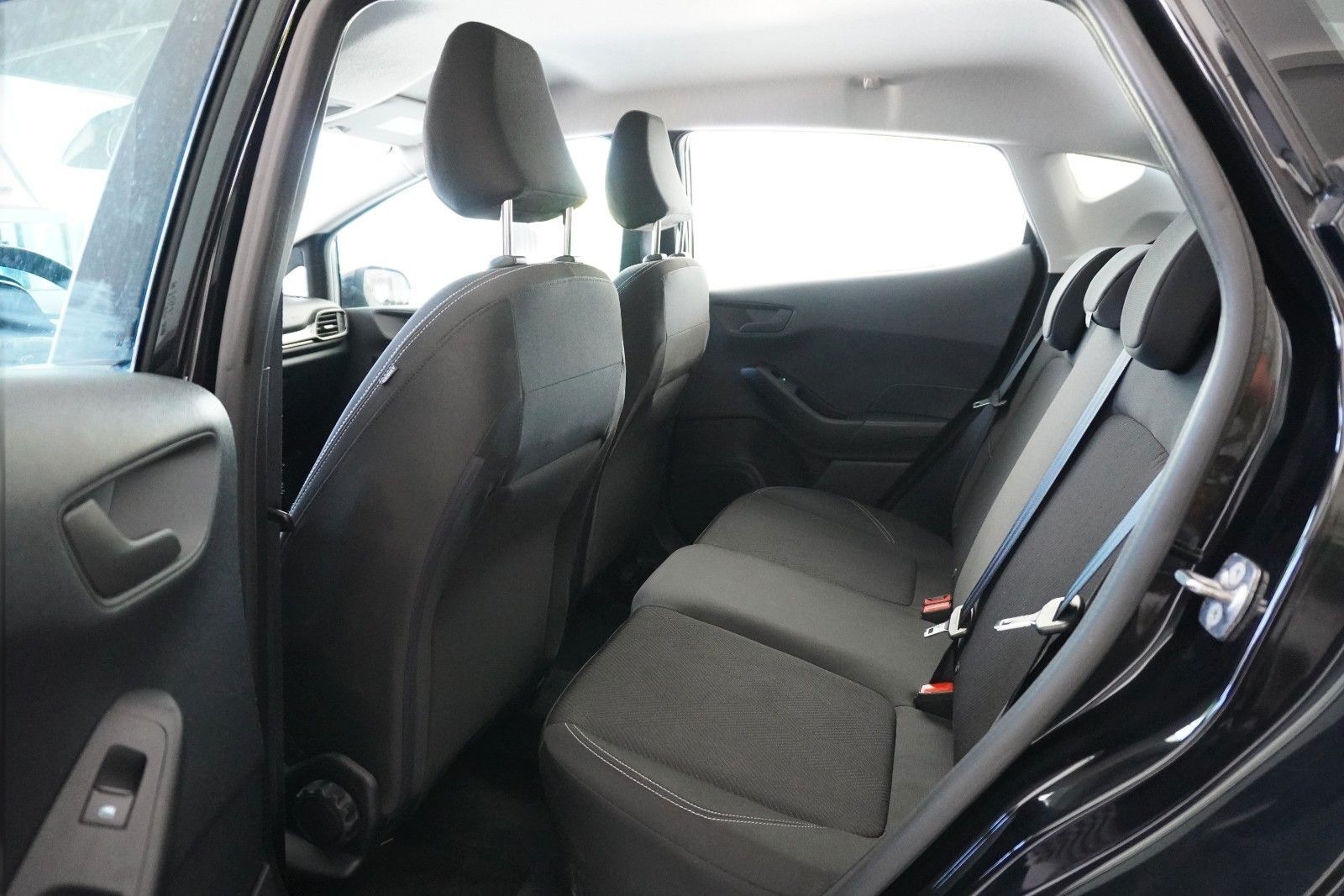 Ford Fiesta Cool & Connect*LED*Winterpaket*RFK