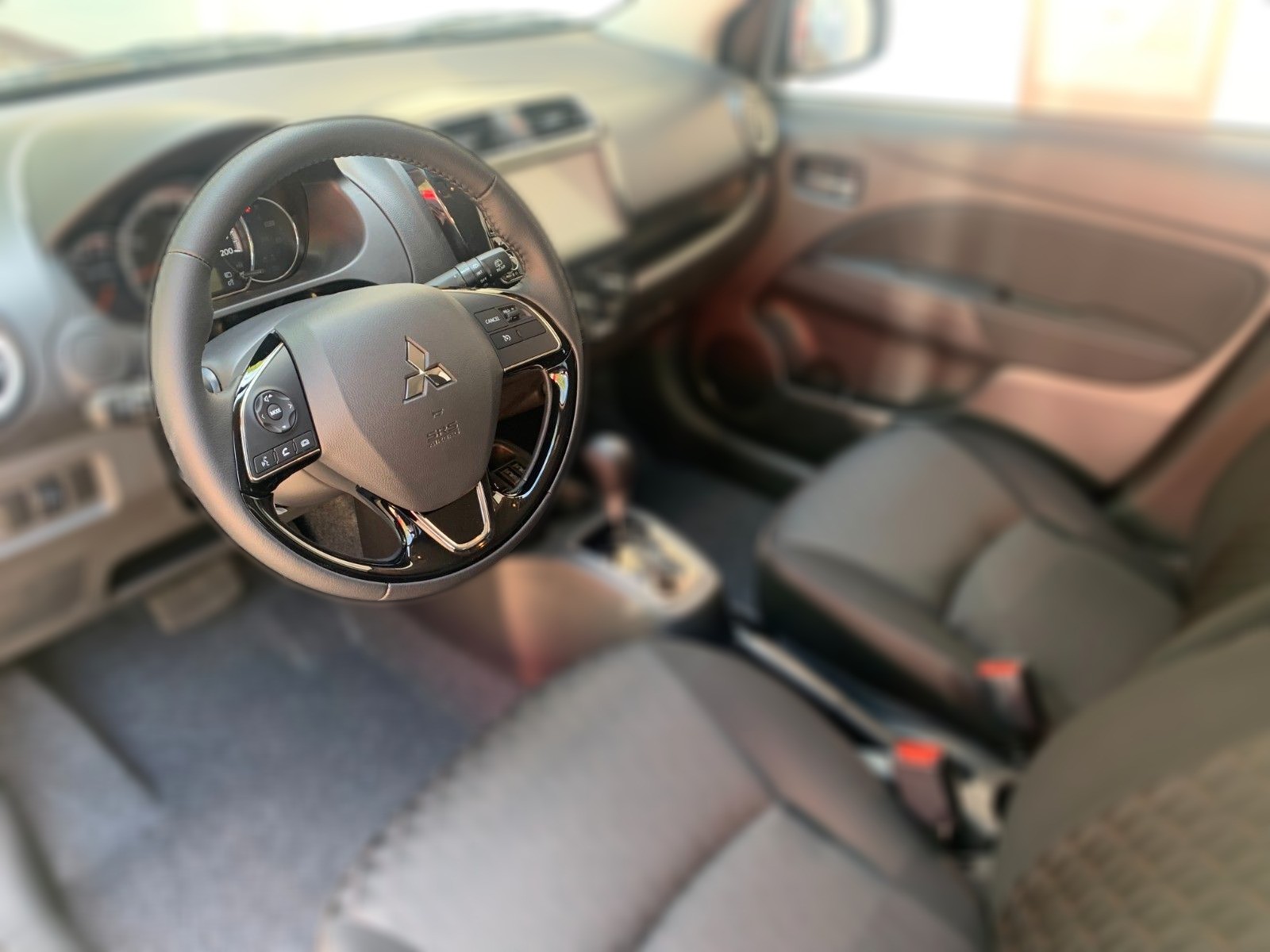 Mitsubishi Space Star Black Ed., SHZ, DAB, Navi, Automatik