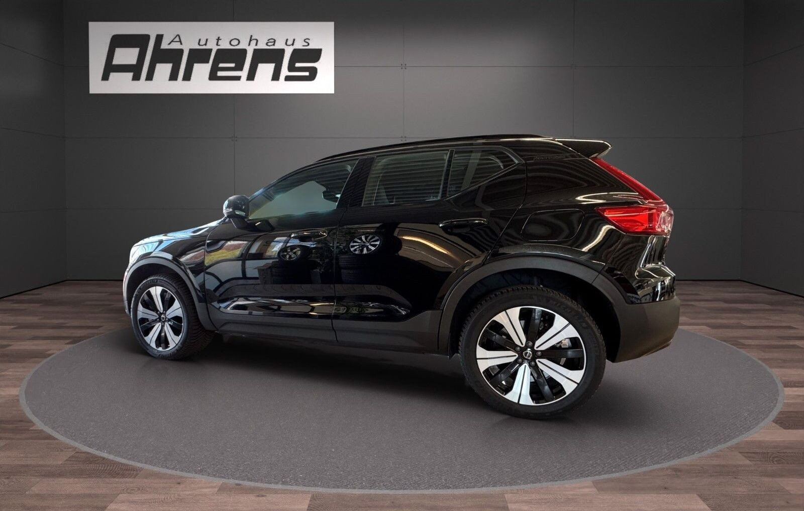 Volvo XC40 Core Recharge Pure Electric 2WD
