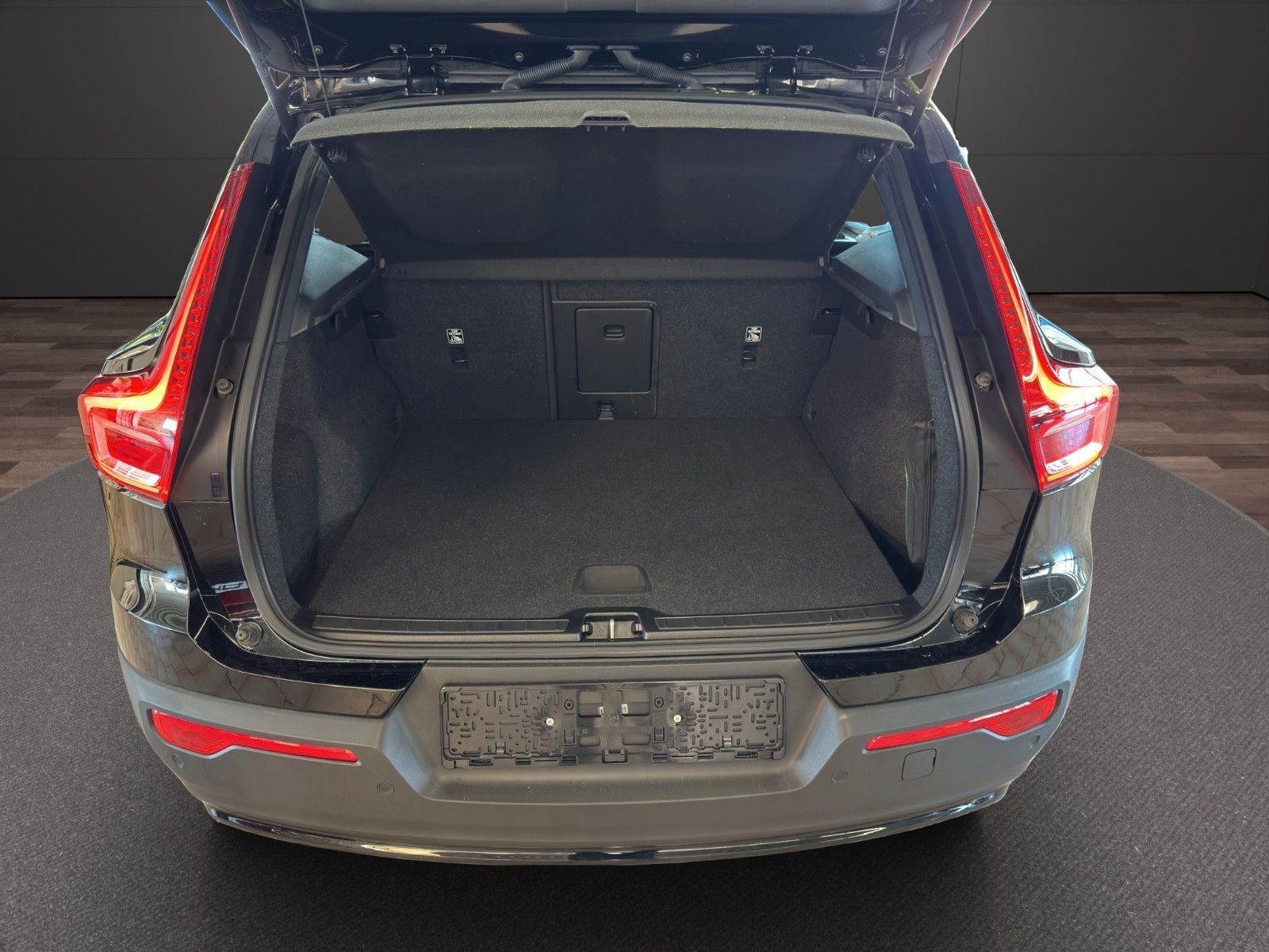 Volvo XC40 Core Recharge Pure Electric 2WD