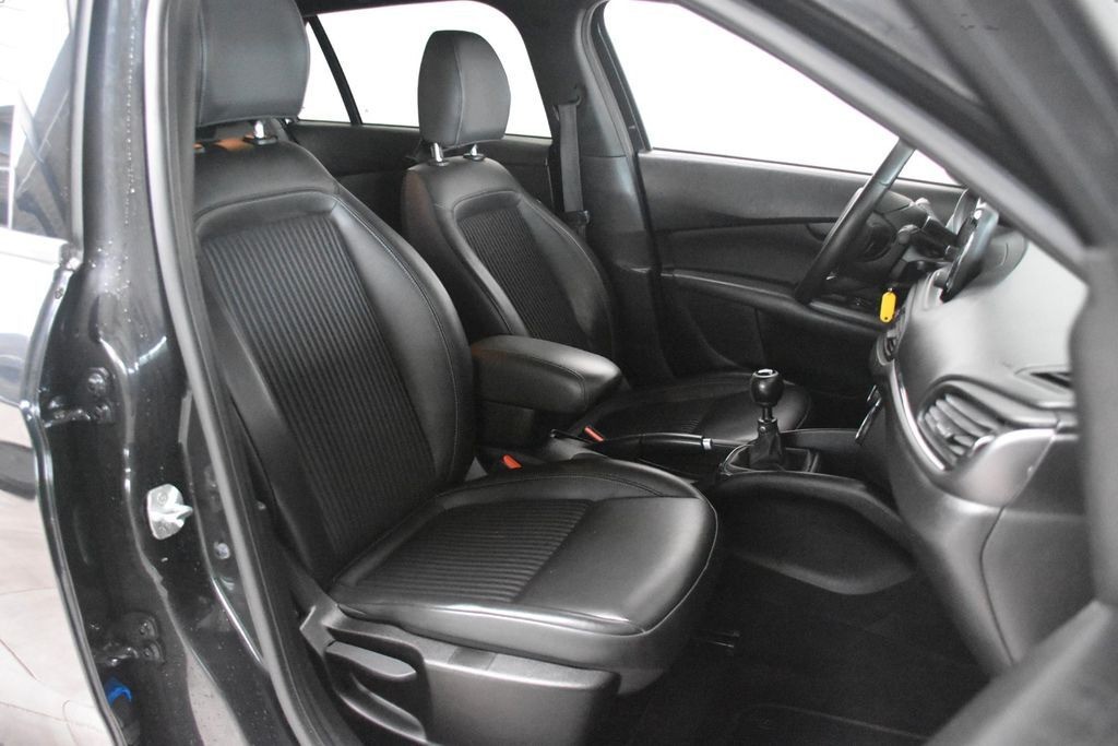 Fiat Tipo S-Design BiXenon Navi Kamera Sitzheiz Tempo