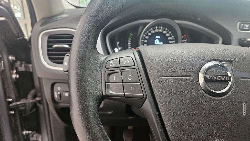 Volvo V40 Kinetic 1.Hand Navi Alu Allwetter
