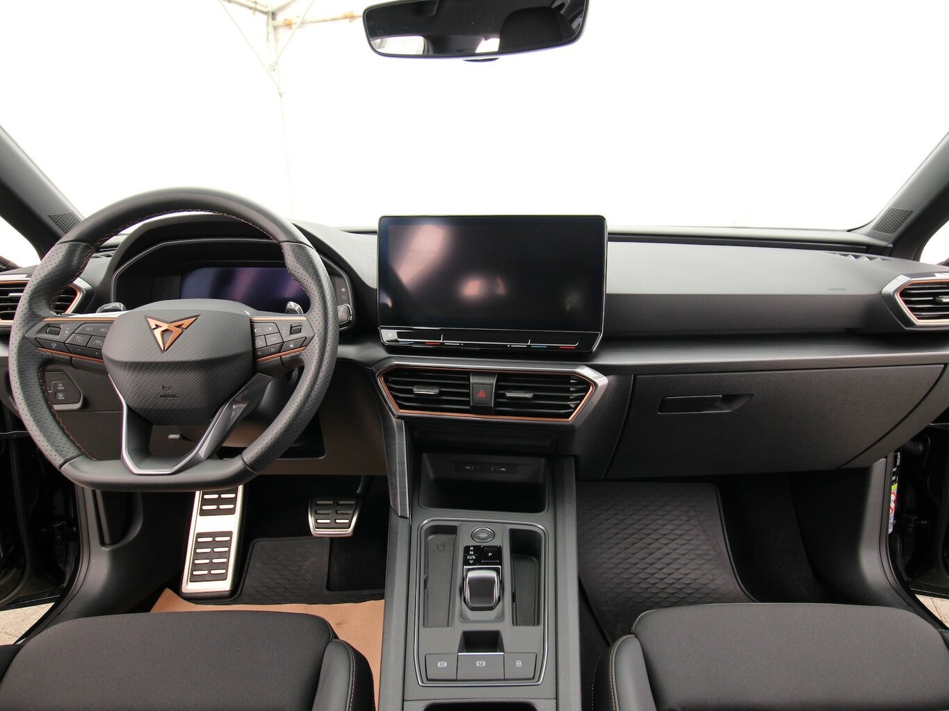 Cupra Leon Sportstourer e-HYBRID 6-DSG NAVI+LED+KAMERA...
