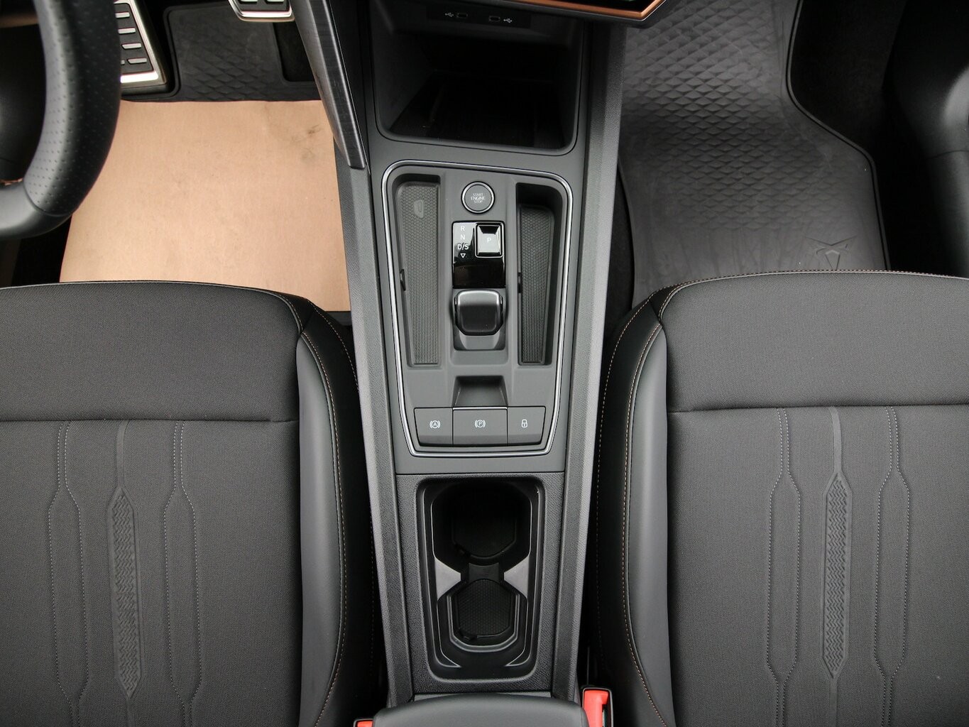 Cupra Leon Sportstourer e-HYBRID 6-DSG NAVI+LED+KAMERA...