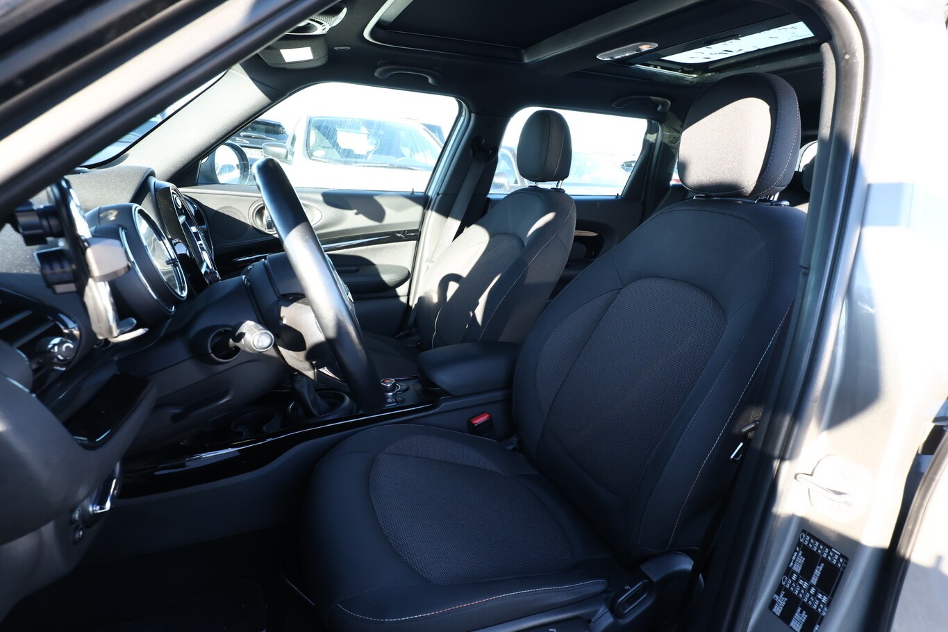 MINI ONE Clubman  102 Aut. Pano Nav PDC SHZ LM17Z Temp