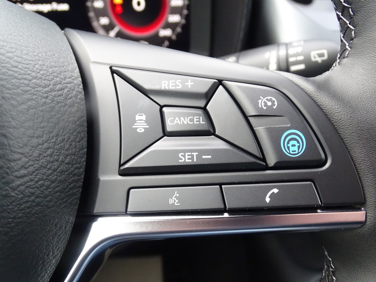 Nissan Juke 1.0 DIG-T N-Connecta Winterpaket Technik Paket 