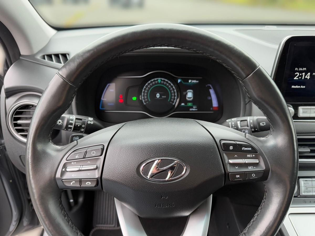 Hyundai KONA Elektro Advantage *Car Play* Wärmepumpe Klimaaut.