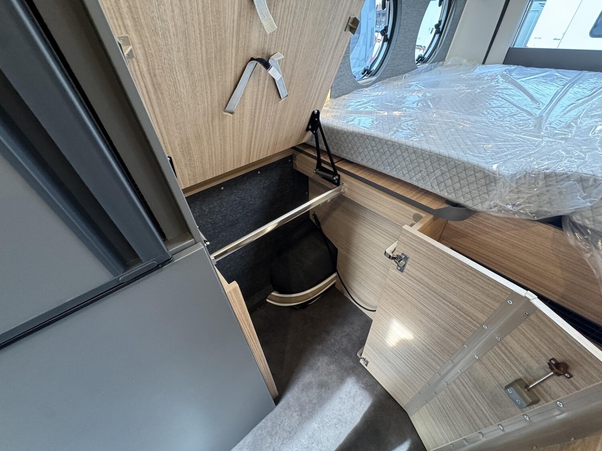 Malibu Van comfort GT skyview 640 LE LED+ACC+Automatik+Markise
