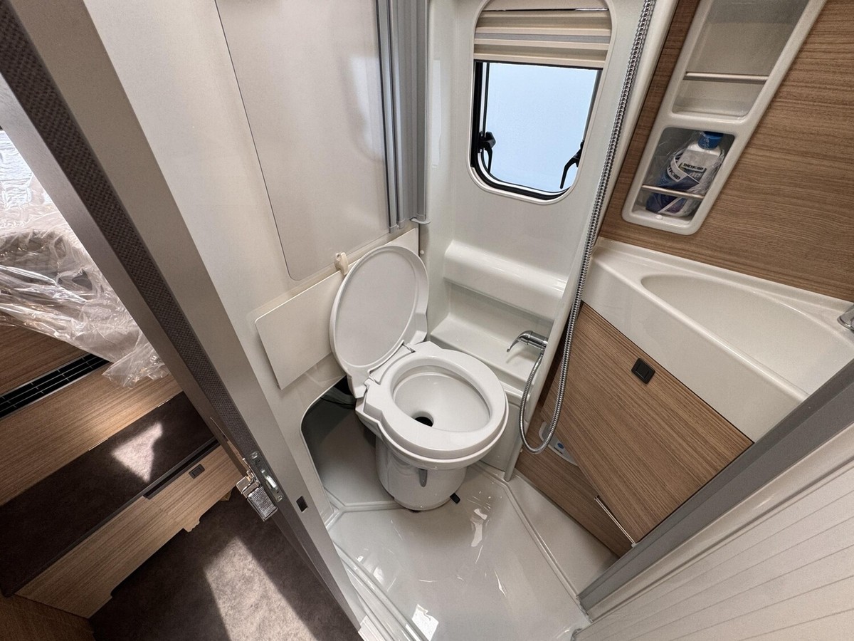 Malibu Van comfort GT skyview 640 LE LED+ACC+Automatik+Markise