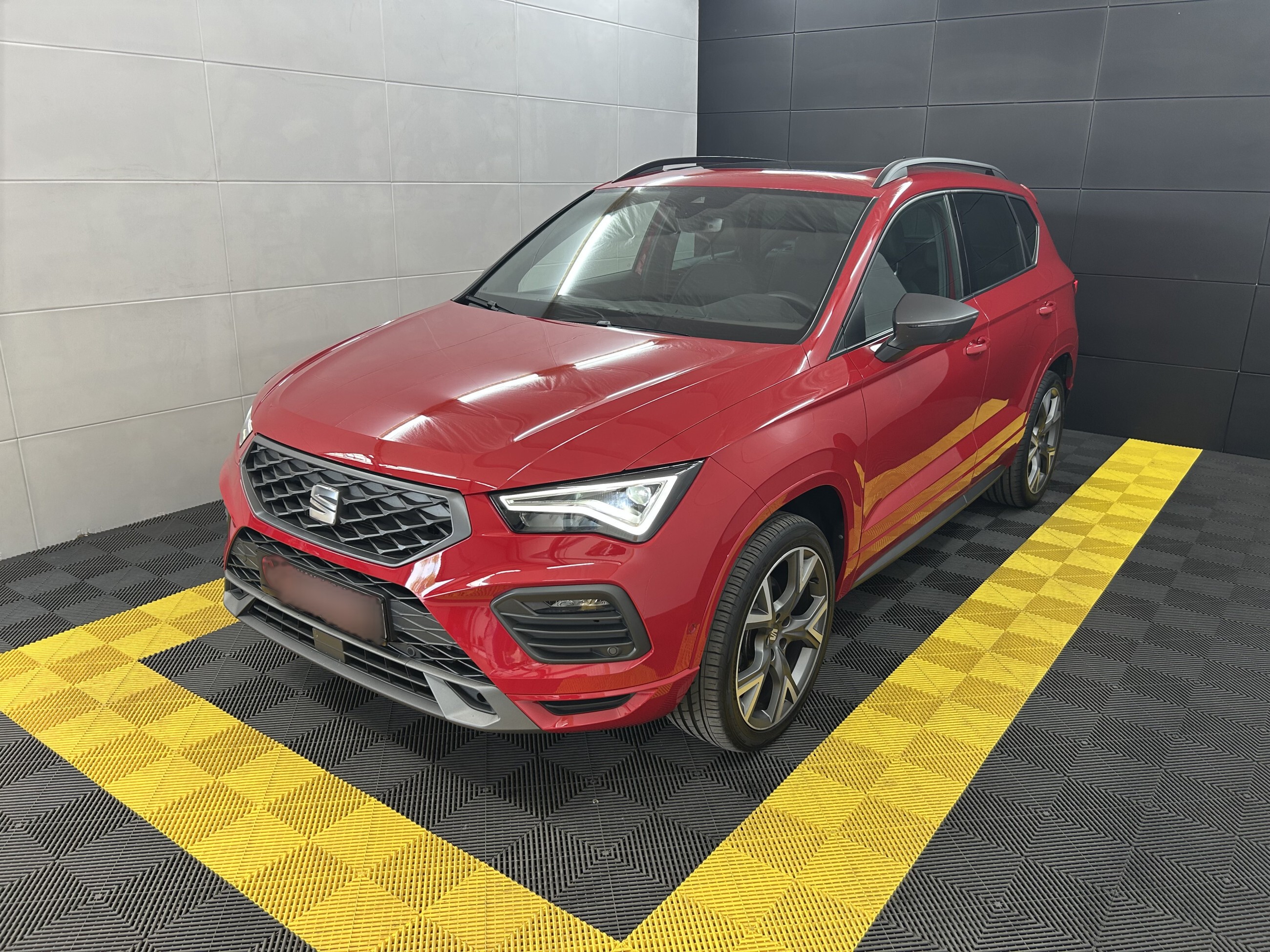 Seat Ateca FR 4Drive+ACC+DCC+Pano+AHK+Memo+Kessy+LED