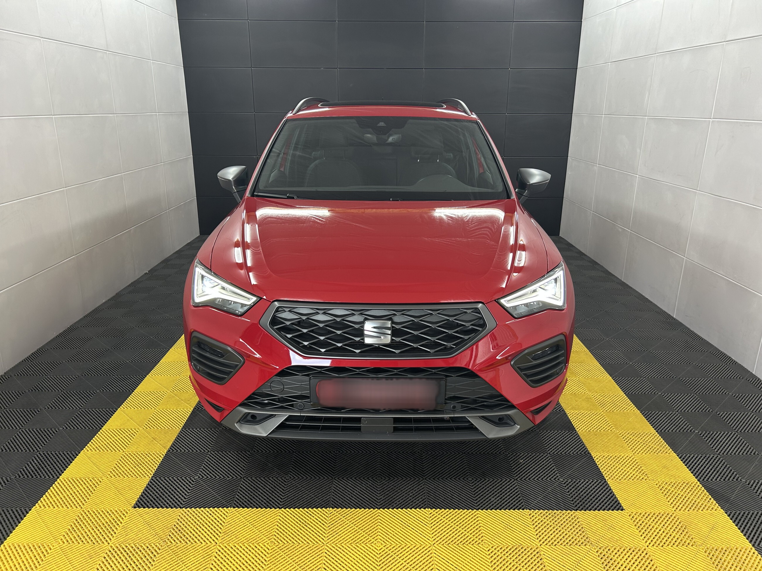 Seat Ateca FR 4Drive+ACC+DCC+Pano+AHK+Memo+Kessy+LED