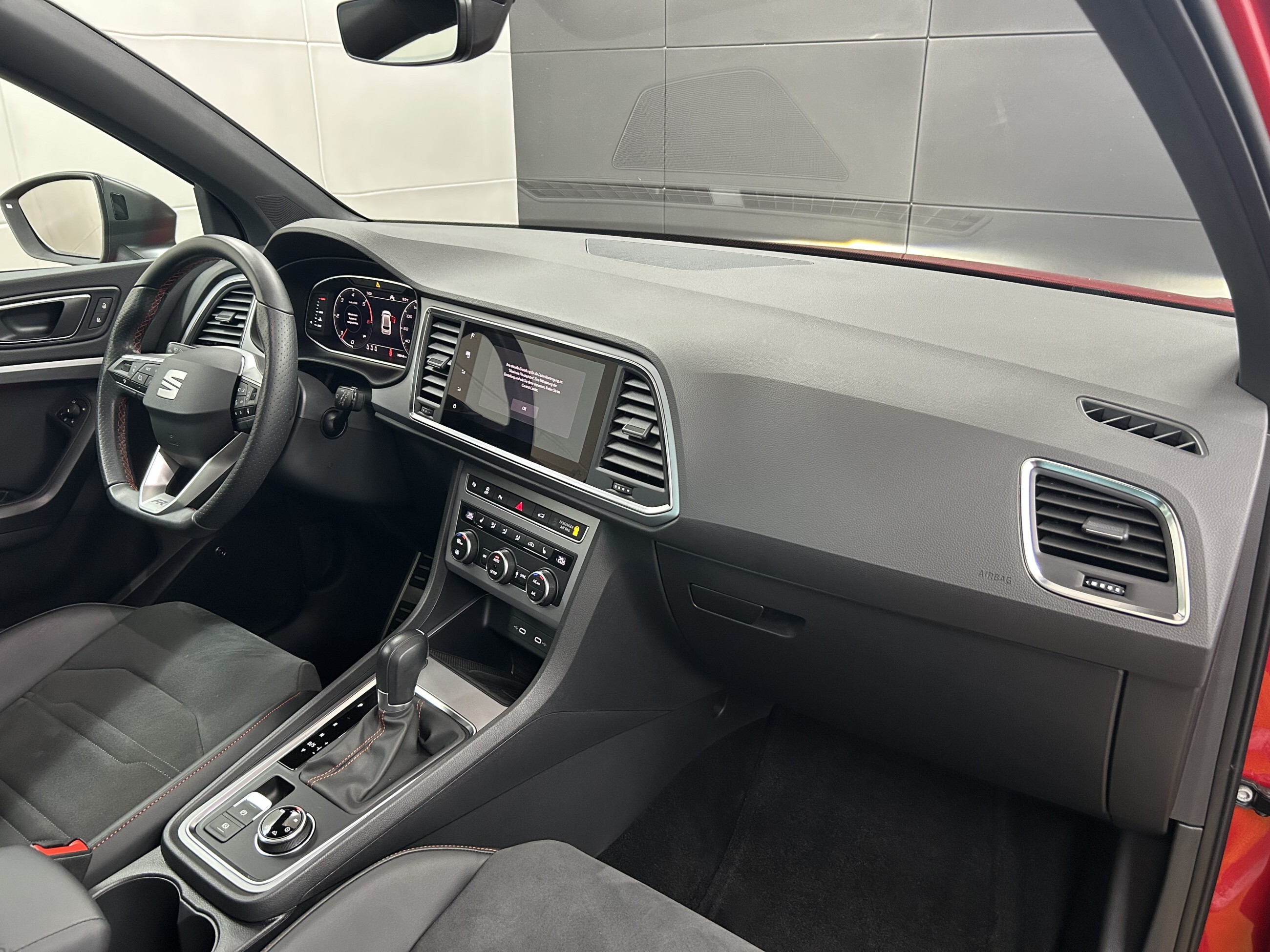 Seat Ateca FR 4Drive+ACC+DCC+Pano+AHK+Memo+Kessy+LED