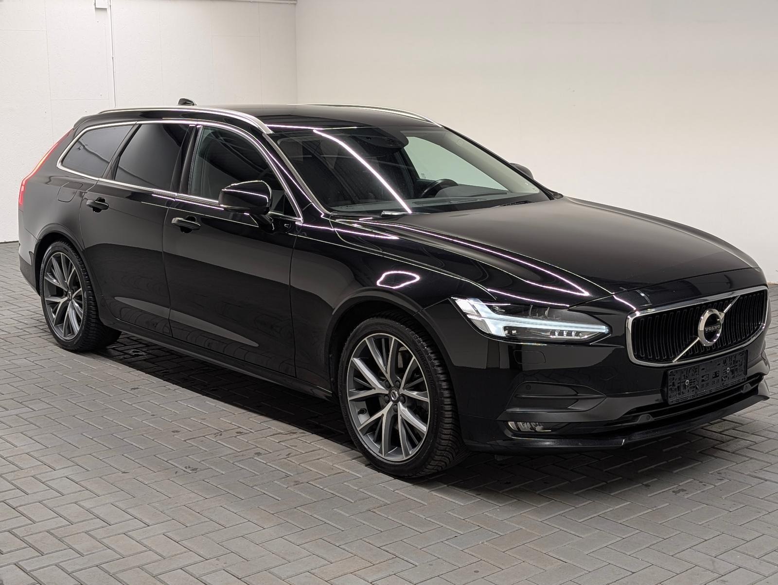 Volvo V90 Momentum Pro Matrix/Nav/H-K/AHK/SHZ/Kam/19LM