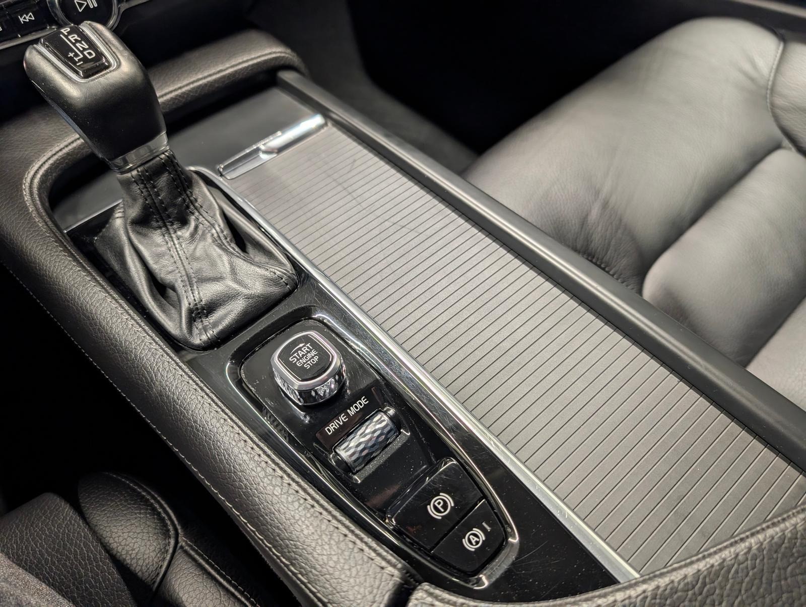 Volvo V90 Momentum Pro Matrix/Nav/H-K/AHK/SHZ/Kam/19LM