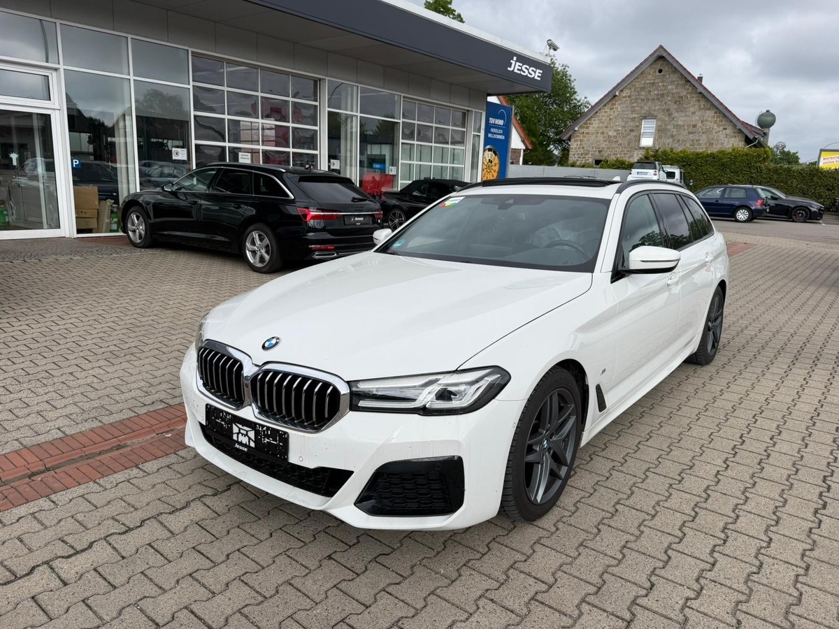 BMW 530d M Sport Live Cockpit LED Pano 360 H&K AHK
