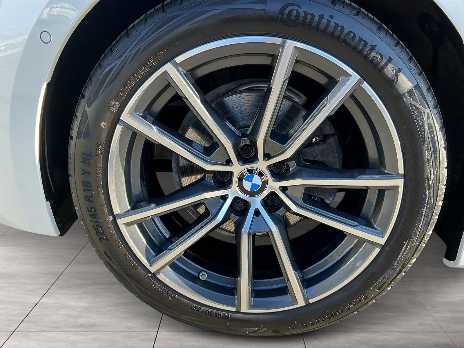 BMW 320 LUXURY LINE LC PLUS ACC 18 LM-RÄDER HIFI DAB PARKASSIST