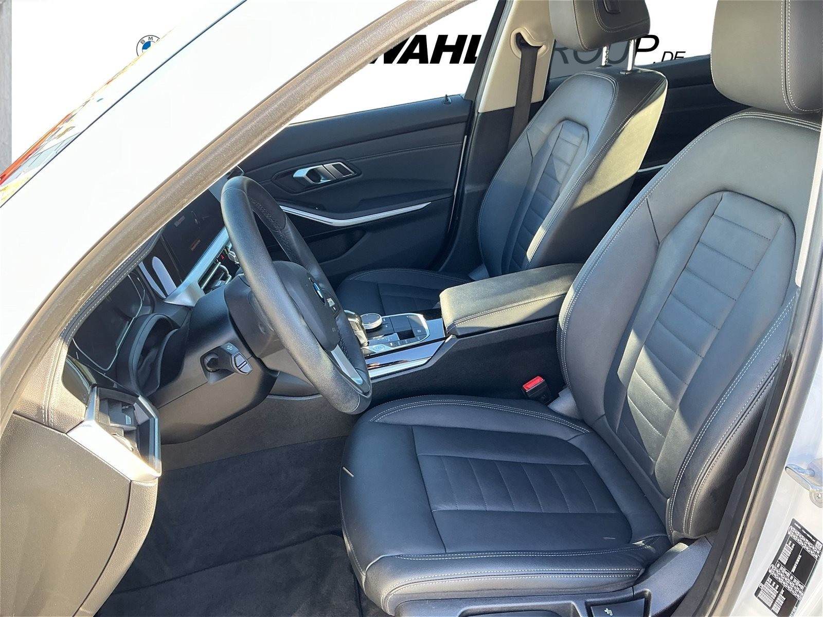 BMW 320 LUXURY LINE LC PLUS ACC 18 LM-RÄDER HIFI DAB PARKASSIST
