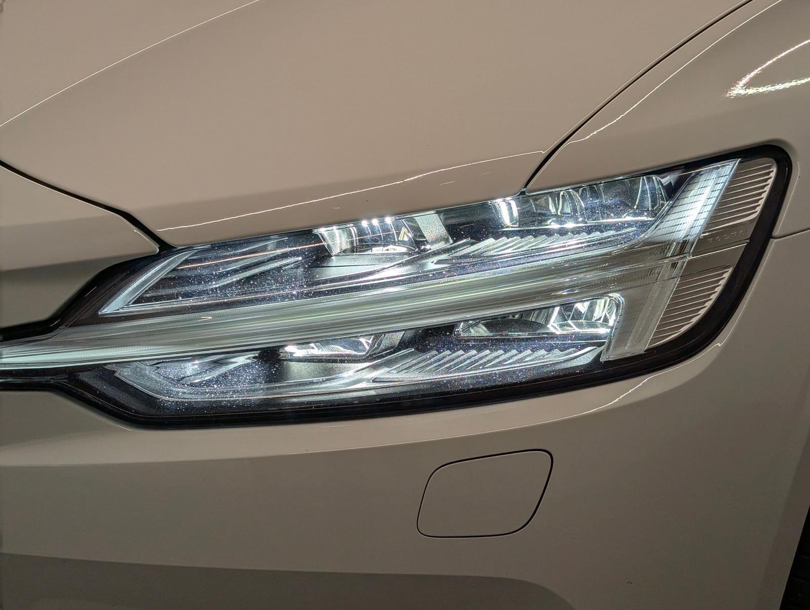 Volvo V60 Momentum Pro LED/Navi/4xSHZ/LHZ/PDC/ACC/elH