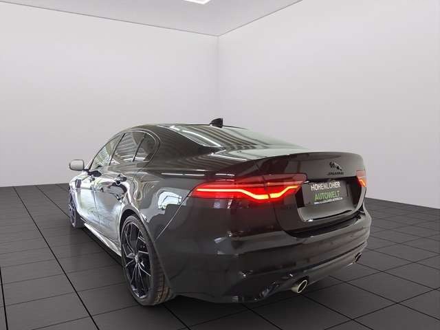 Jaguar XE P250 R-Dynamic Black *PANO*ACC*LED*RFK*