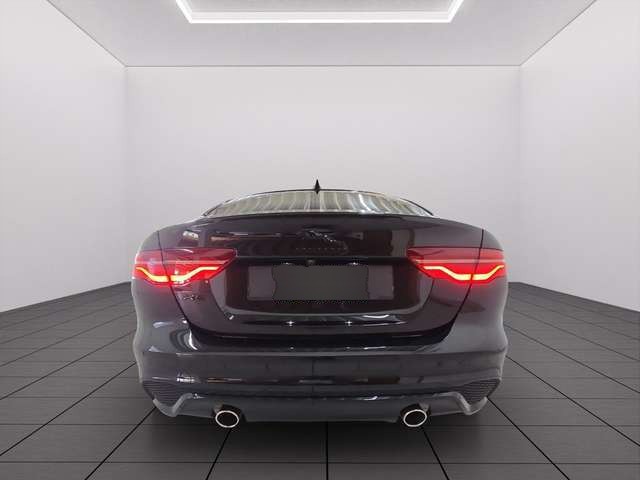 Jaguar XE P250 R-Dynamic Black *PANO*ACC*LED*RFK*