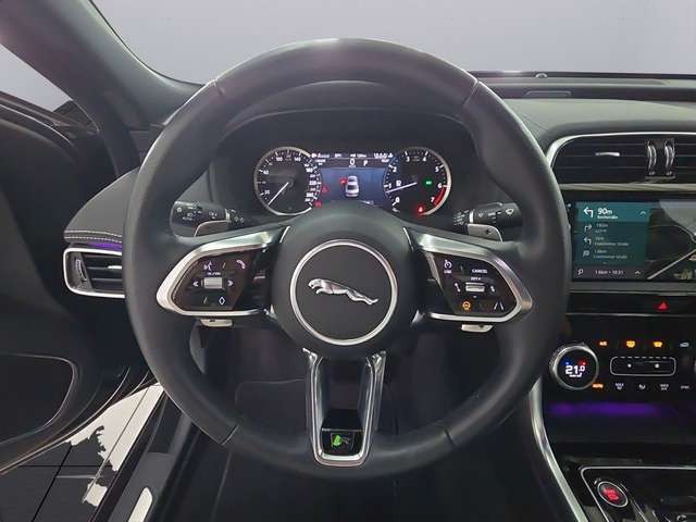 Jaguar XE P250 R-Dynamic Black *PANO*ACC*LED*RFK*
