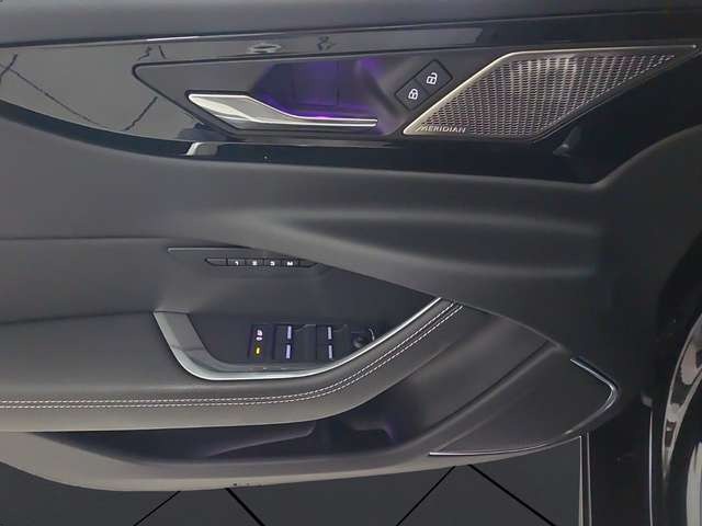 Jaguar XE P250 R-Dynamic Black *PANO*ACC*LED*RFK*