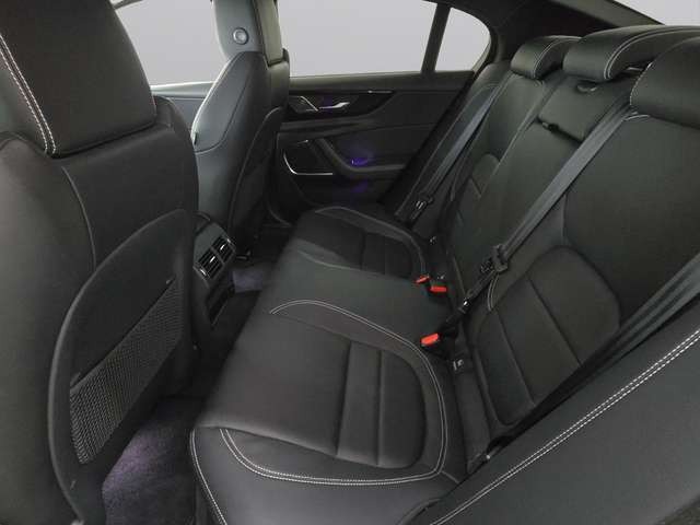 Jaguar XE P250 R-Dynamic Black *PANO*ACC*LED*RFK*