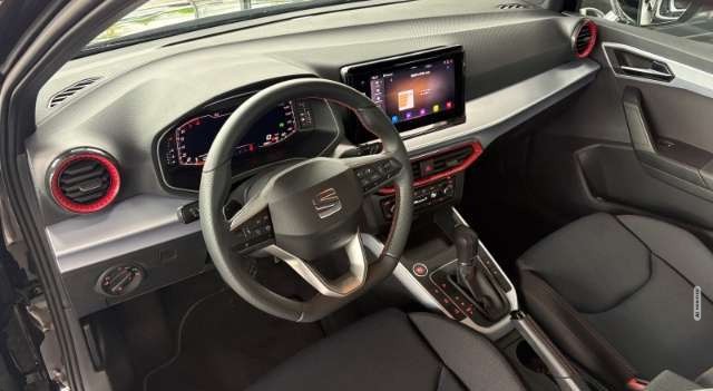 Seat Arona FR DSG Navi AHK Kamera Voll-LED ACC SitzHZG CarPla