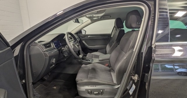 Skoda Superb Combi Style 1.4 TSI iV MTRX DCC ACC KAM CarPlay