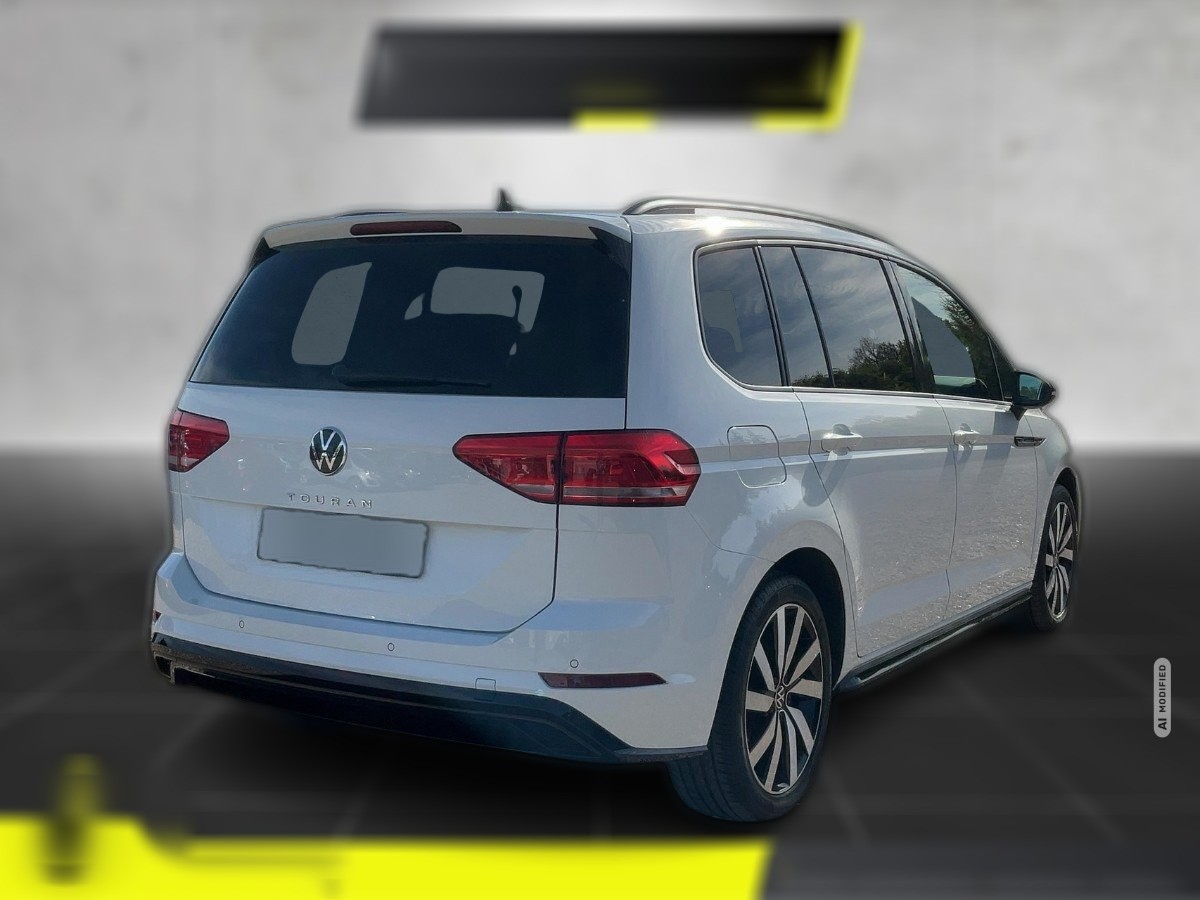 Volkswagen Touran BMT 1.5 TSI R Line ACC,AHK,AUTOM.,LED