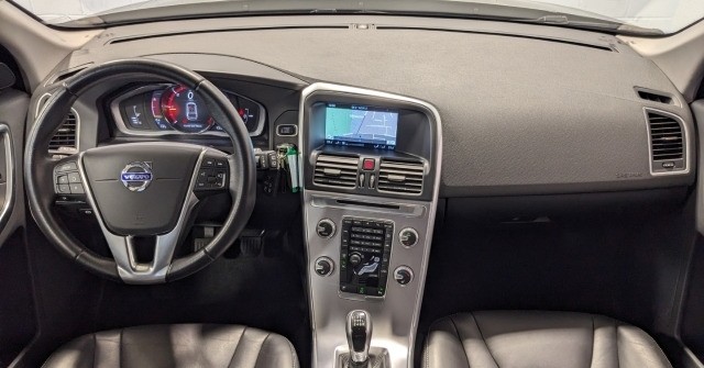 Volvo XC60 Summum 2WD Leder Klima SHZ AHK Memory-Sitz