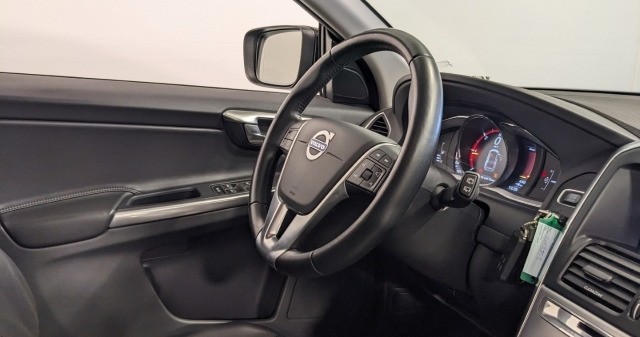 Volvo XC60 Summum 2WD Leder Klima SHZ AHK Memory-Sitz
