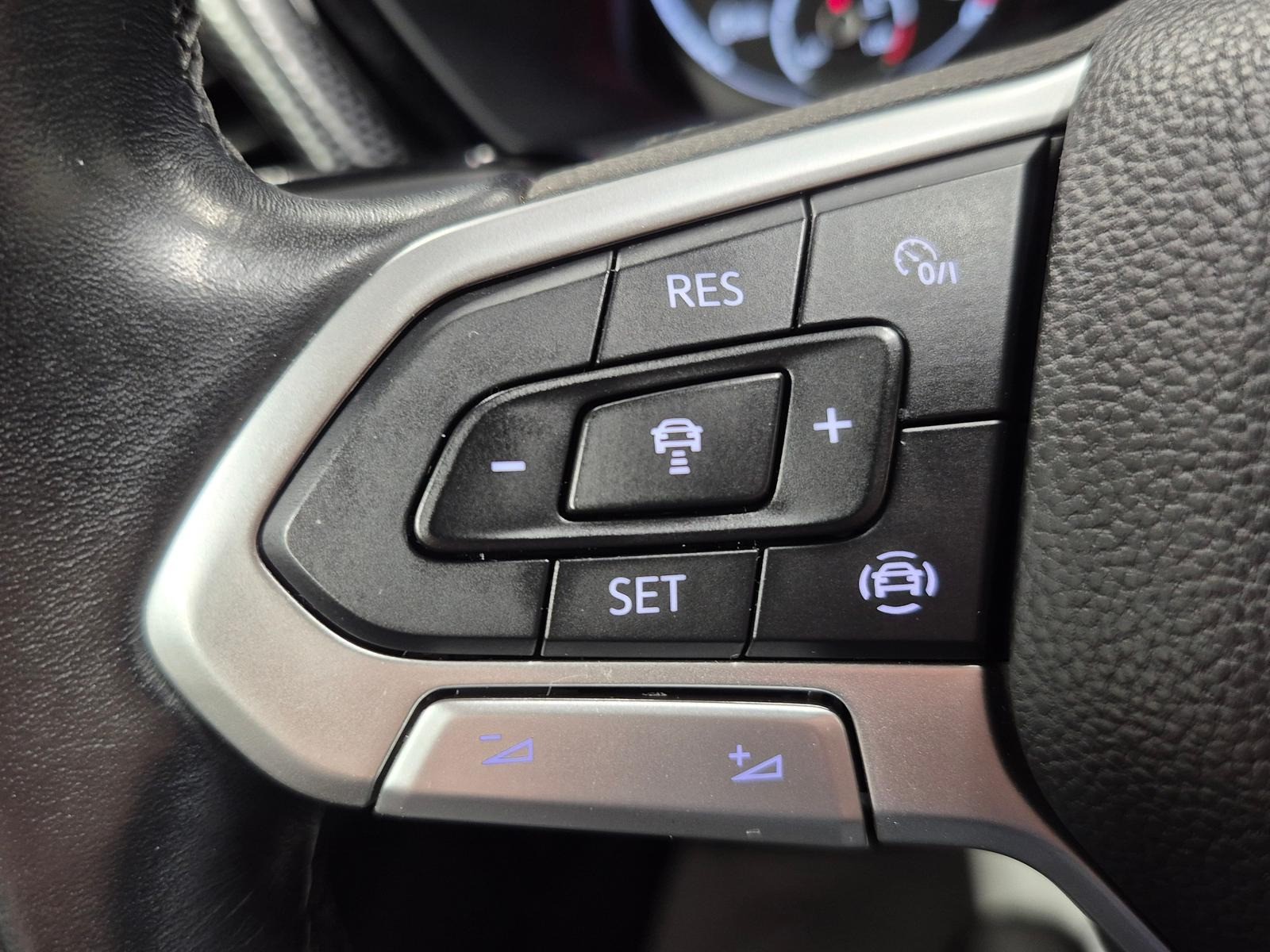 Volkswagen T-Cross Life Navi/SHZ/DAB/PDC/AHK/ACC/17-LM