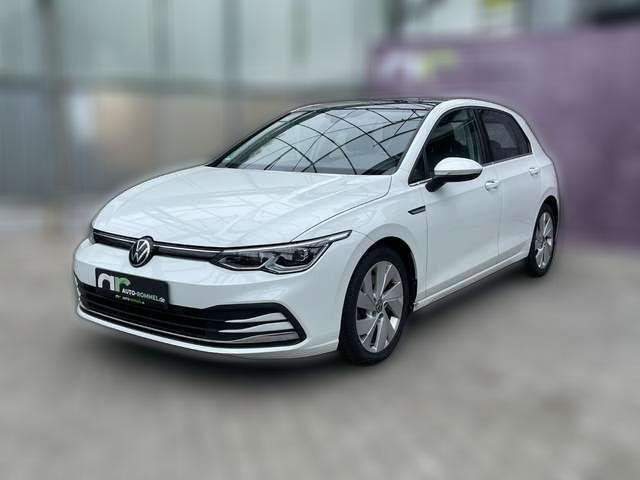 Volkswagen Golf 1.5 eTSI Style Matrix PanoNav Assist DCC